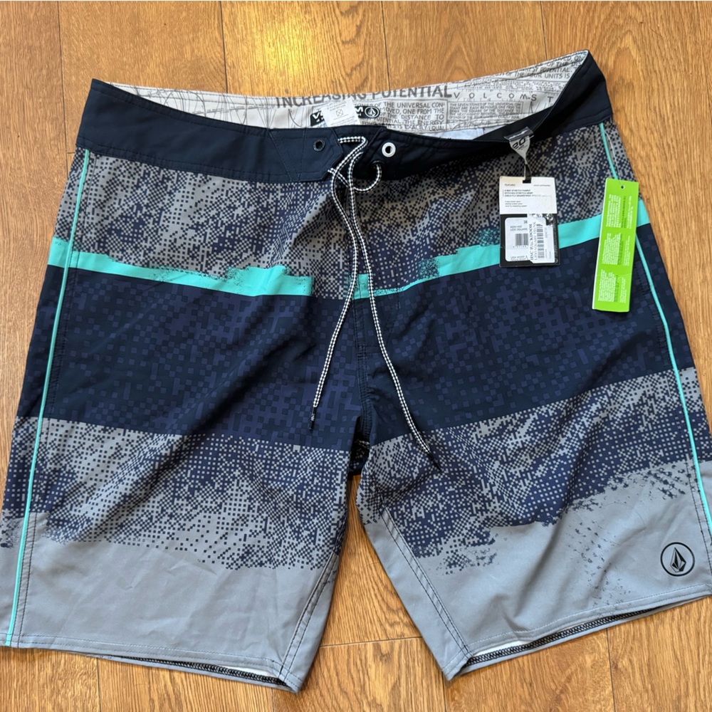 NWT Volcom Lido Square Boardshorts Size 38 Blue Gray 4-Way Stretch Surf Swim